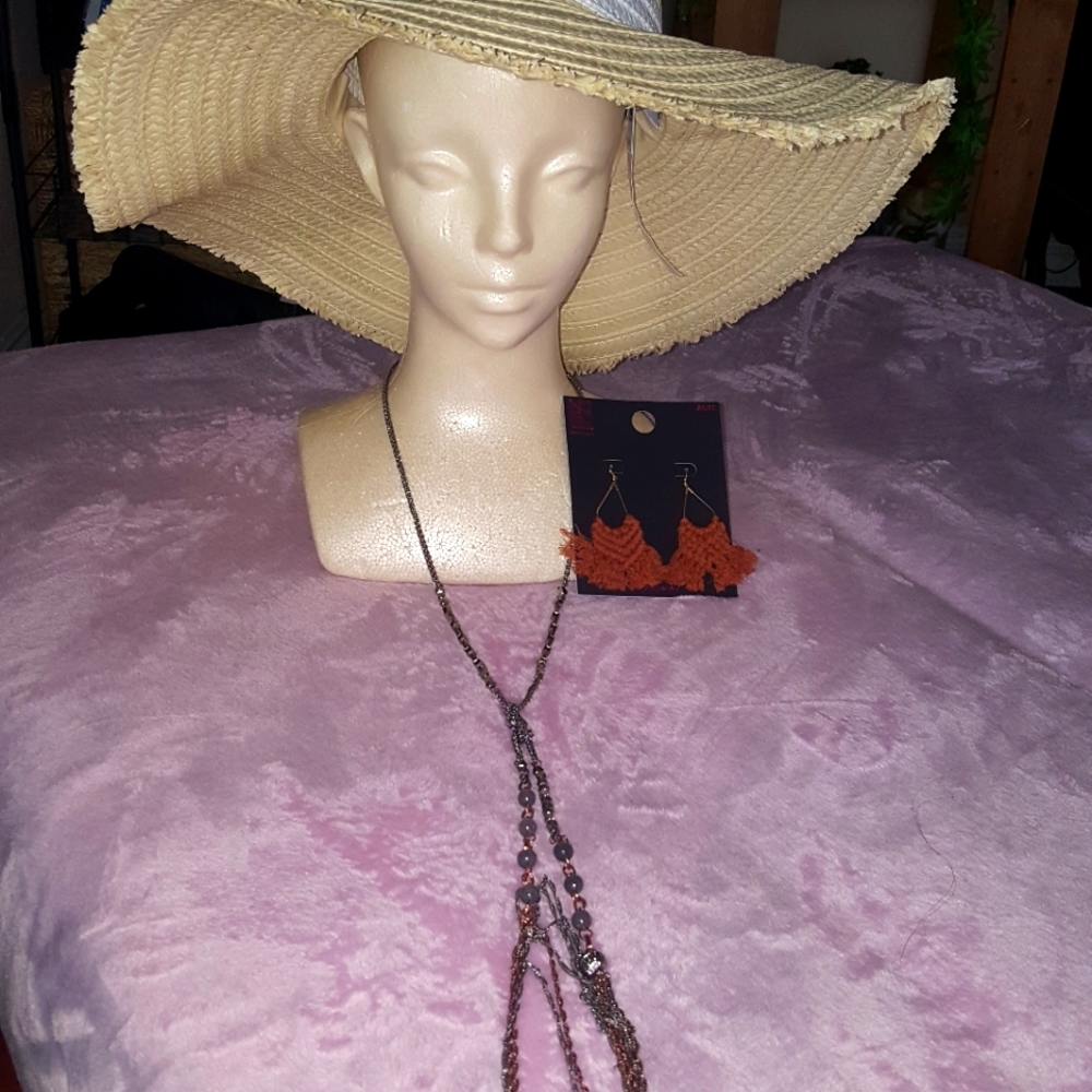 Set of 3 Hypoallergenic earings and long Neckless  jewrly and  hat NEW
